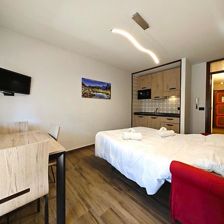 Hostdomus - City Center Apartment Colle Colle Sestriere Exterior foto