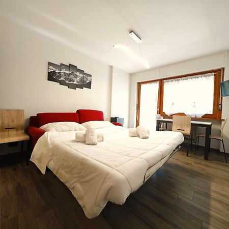 Hostdomus - City Center Apartment Colle Colle Sestriere Exterior foto
